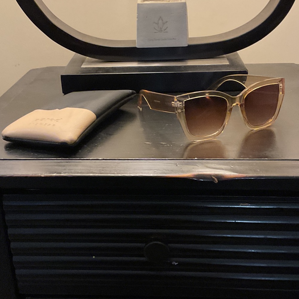 Chic Gold Sunglasses for Women